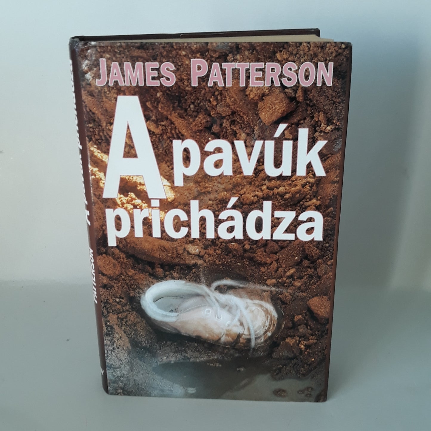 A pavúk prichádza