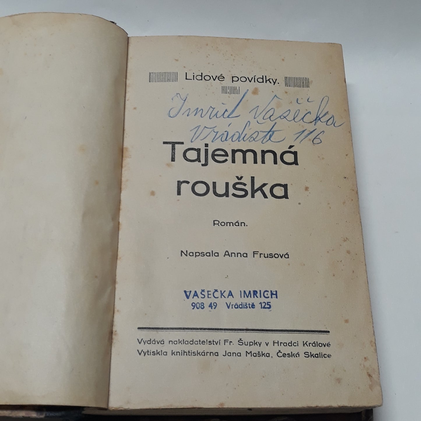 Tajemná rouška