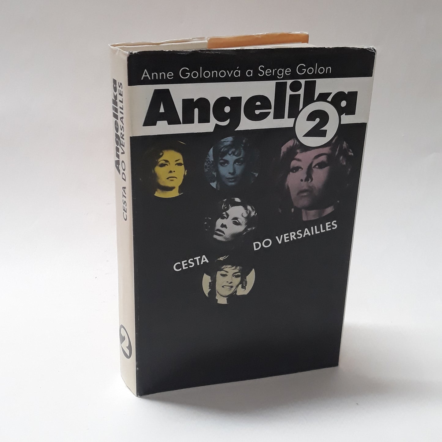 Angelika 2 - cesta do Versailles