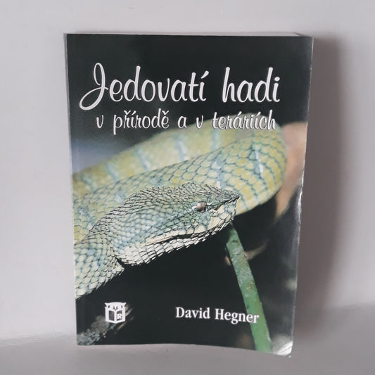 Jedovatí hadi v přírodě a v teráriích