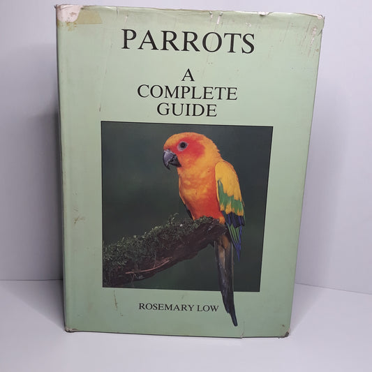 Parrots a complete guide