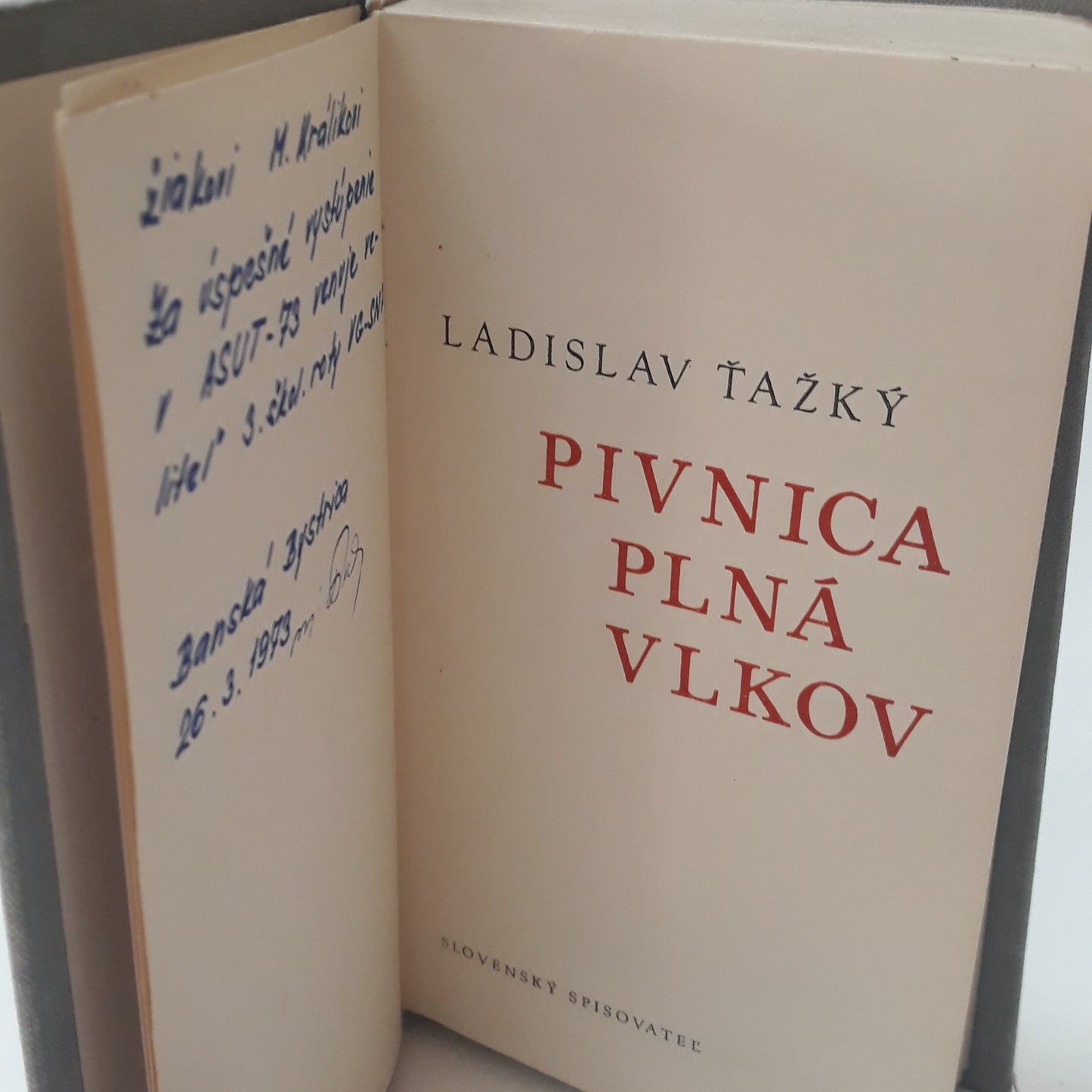 Pivnica plná vlkov