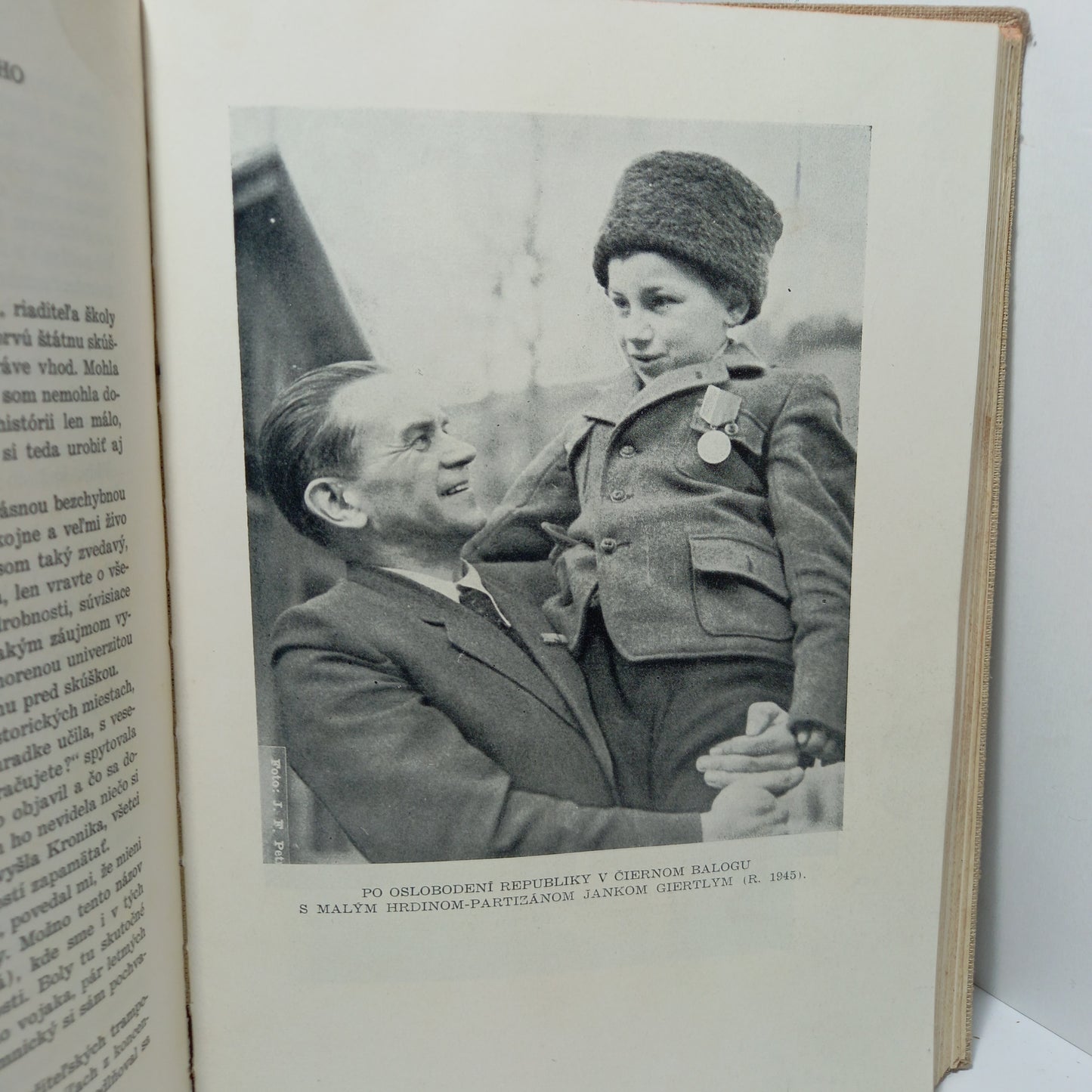 Peter Jilemnický - sborník statí, prejavov, fotografií a dokumentov