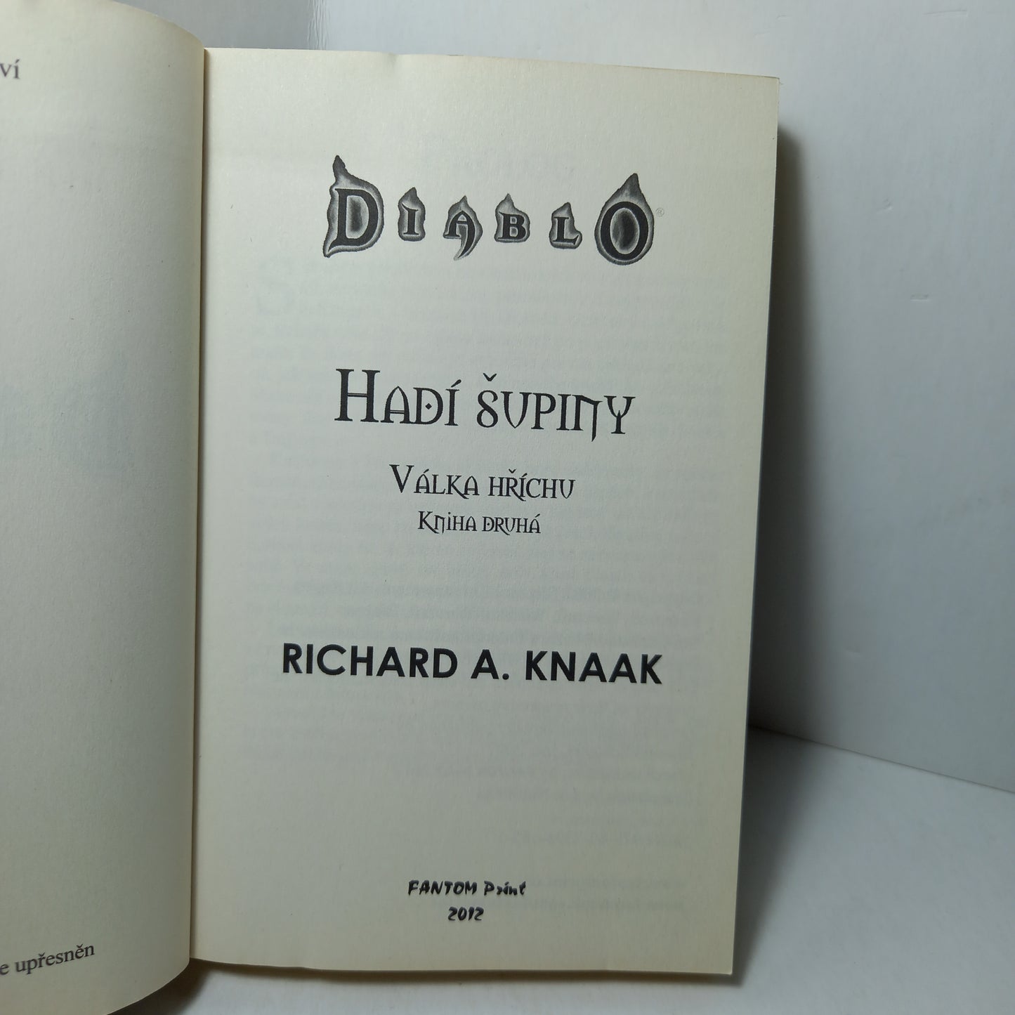 Hadí šupiny - Válka hříchu - kniha druhá