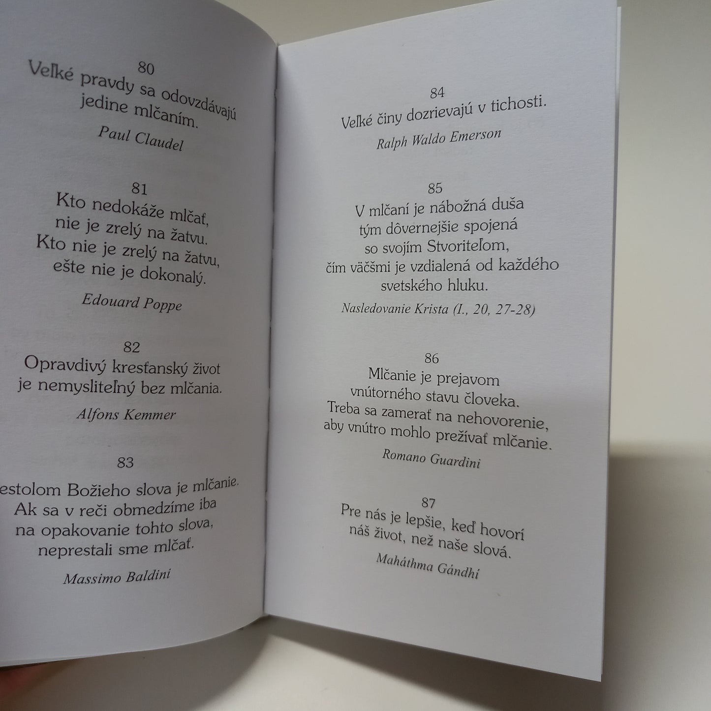 Hlas ticha - 365 myšlienok o kráse ticha
