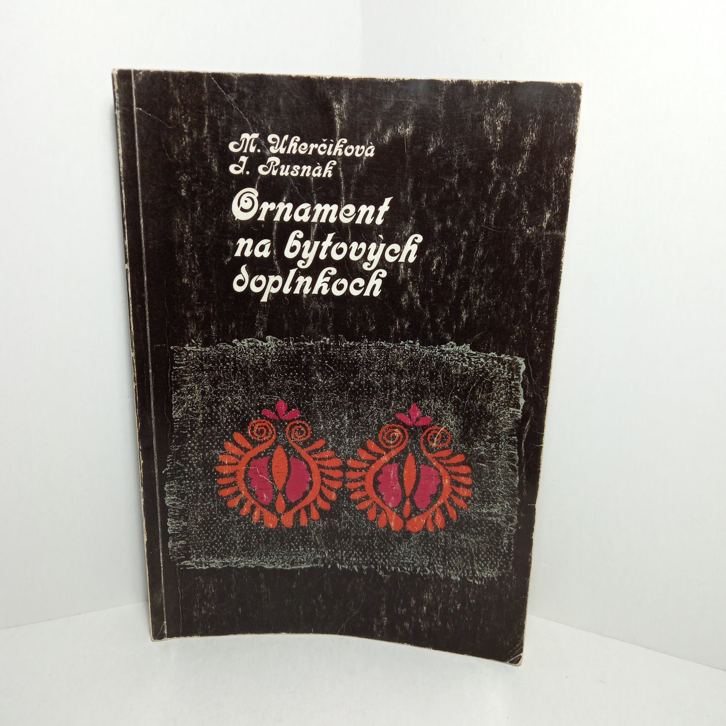 Ornament na bytových doplnkoch