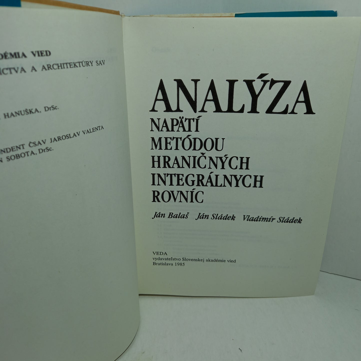 Analýza napätí metódou hraničných integrálnych rovníc