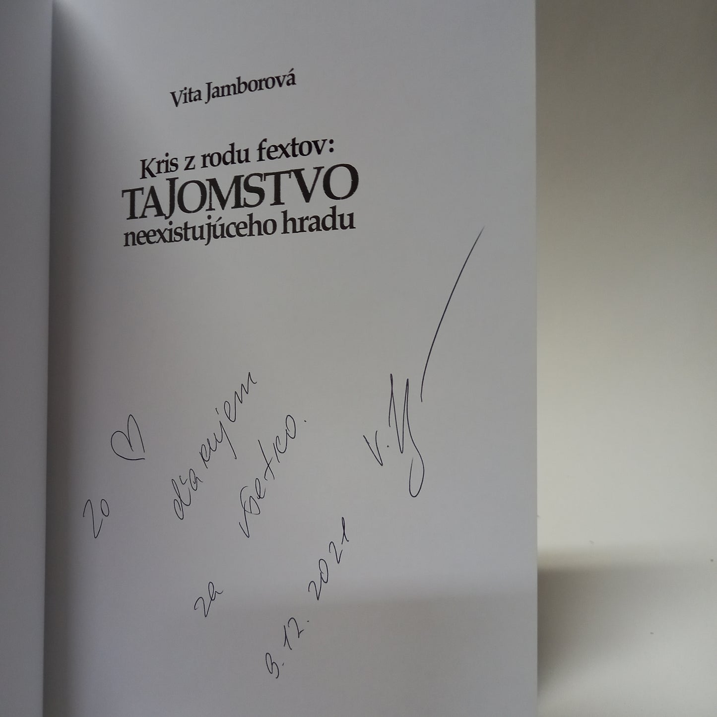 Kris z rodu fextov: Tajomstvo neexistujúceho hradu