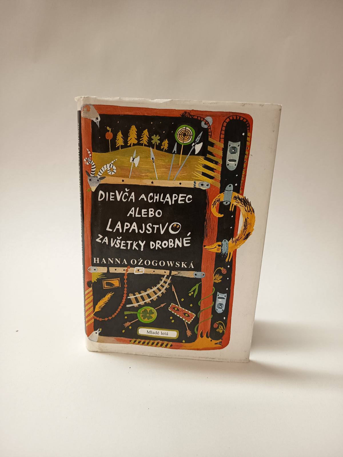 Dievča a chlapec alebo lapajstvo za všetky drobné