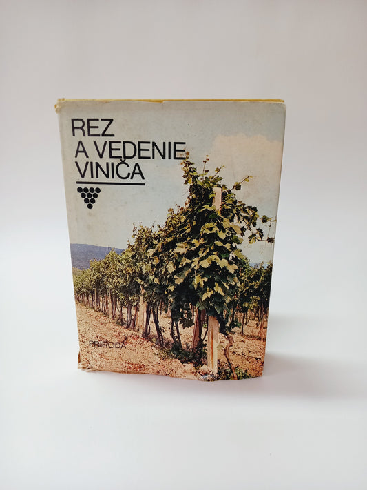 Rez a vedenie viniča