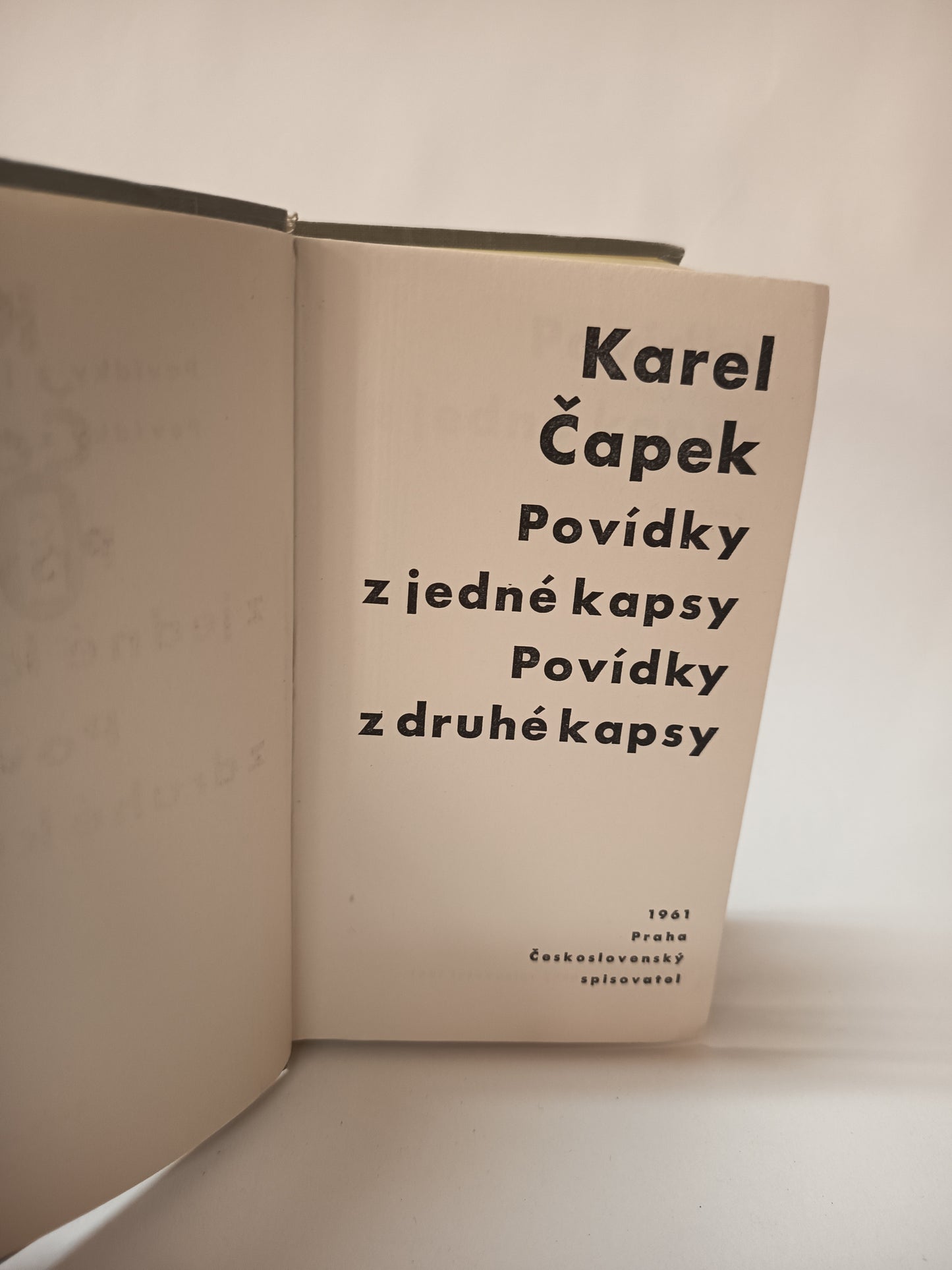 Povídky z jedné kapsy Povídky z druhé kapsy
