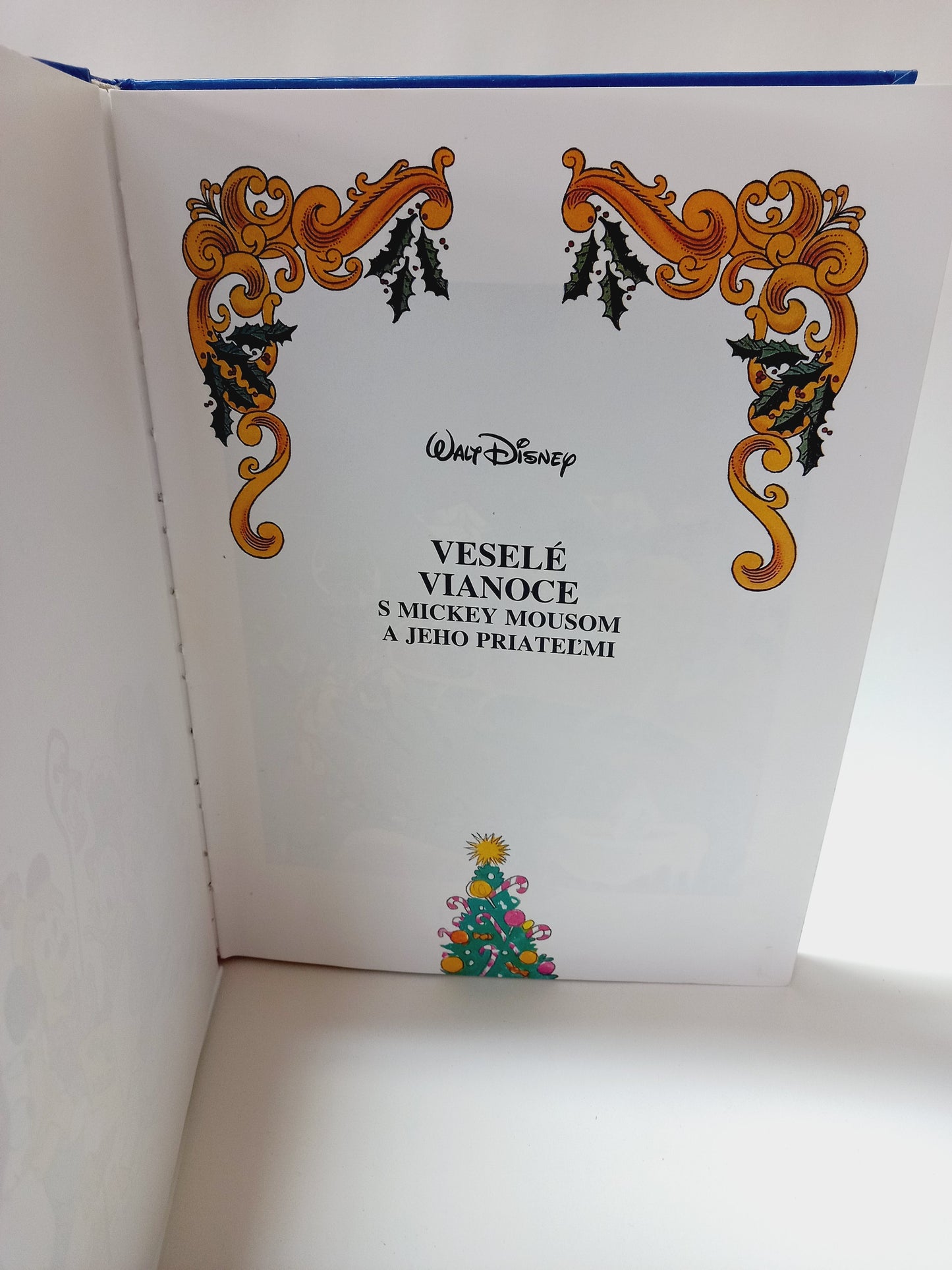 Veselé Vianoce s Mickey Mousom a jeho priateľmi