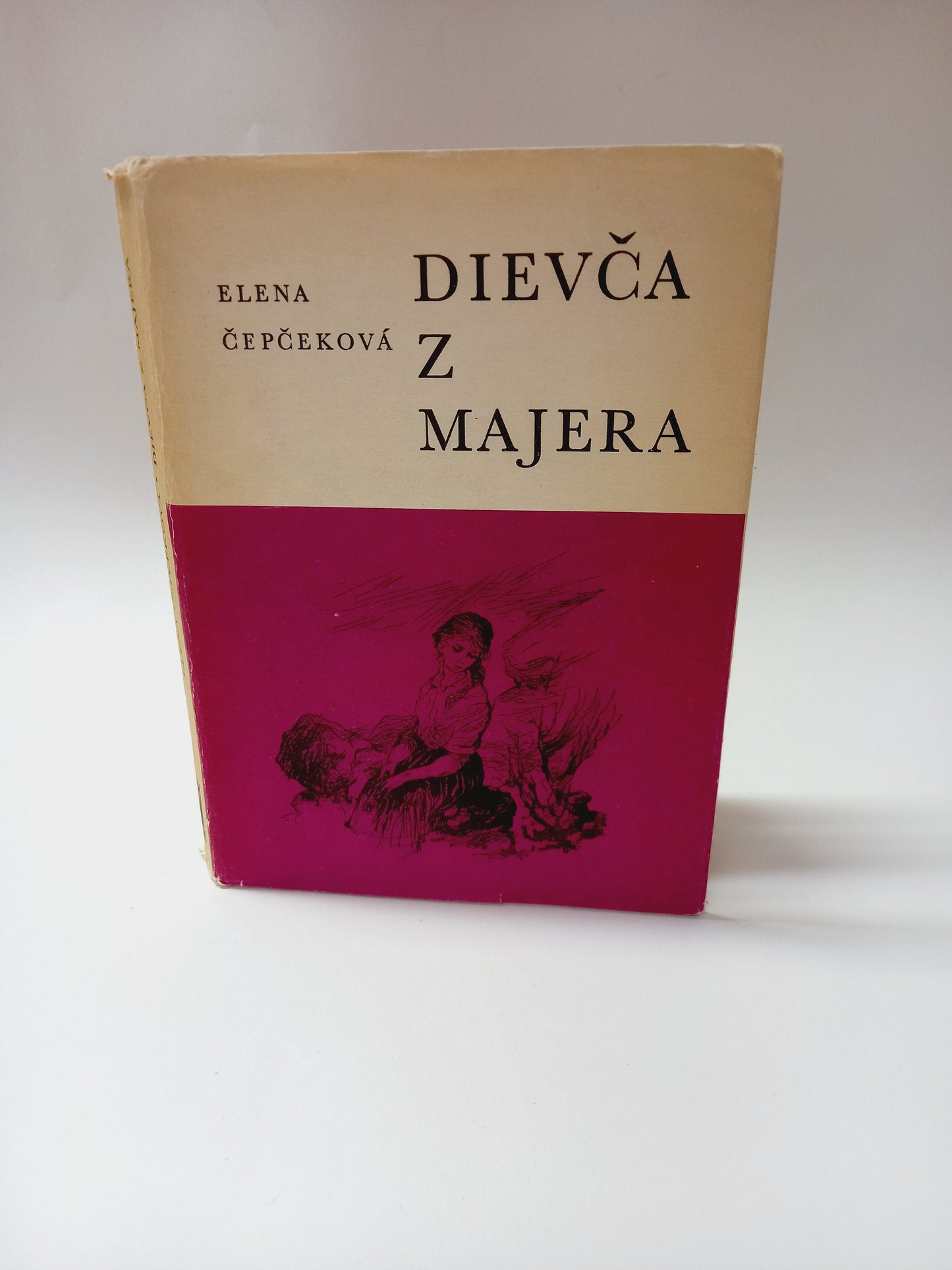 Dievča z majera