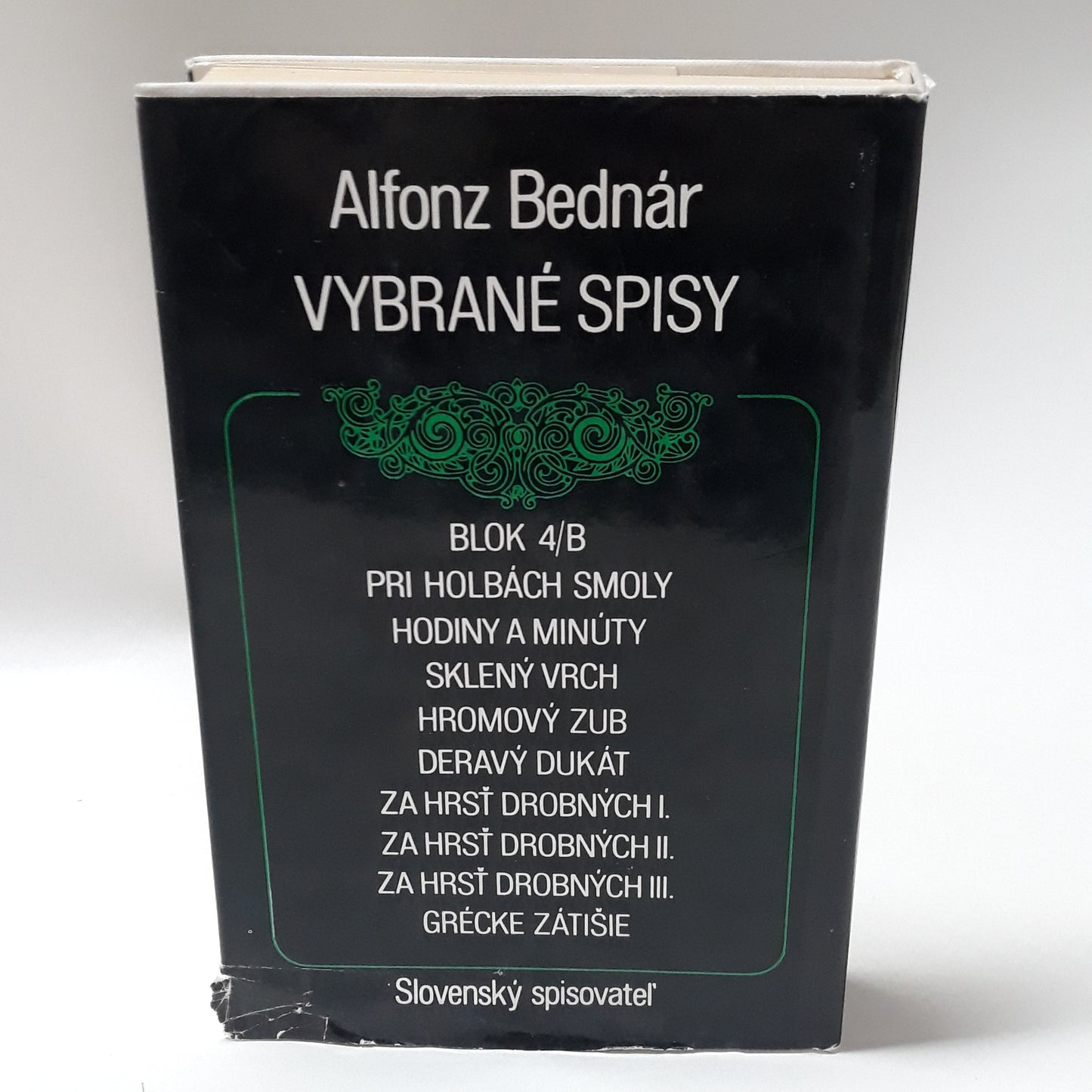 Pri holbách smoly