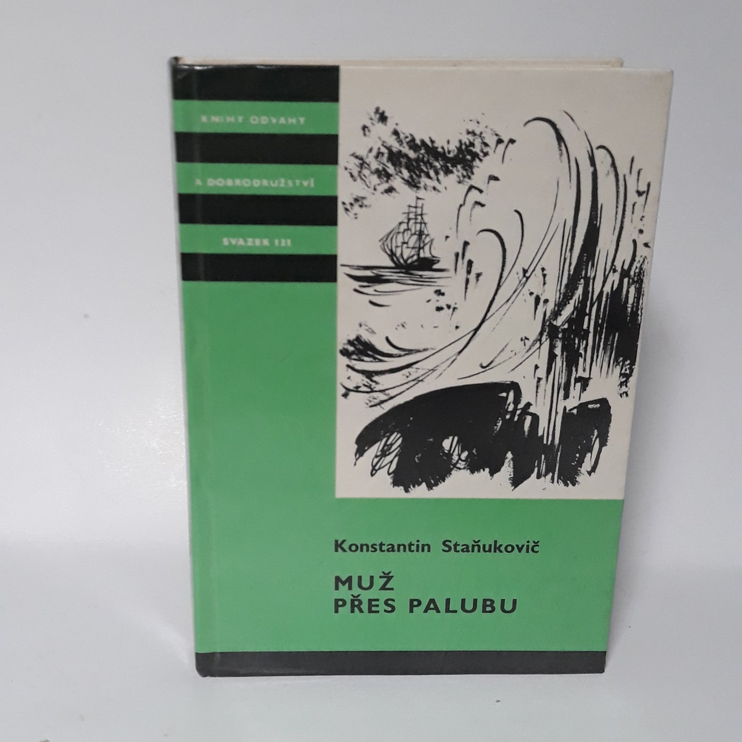 Muž přes palubu