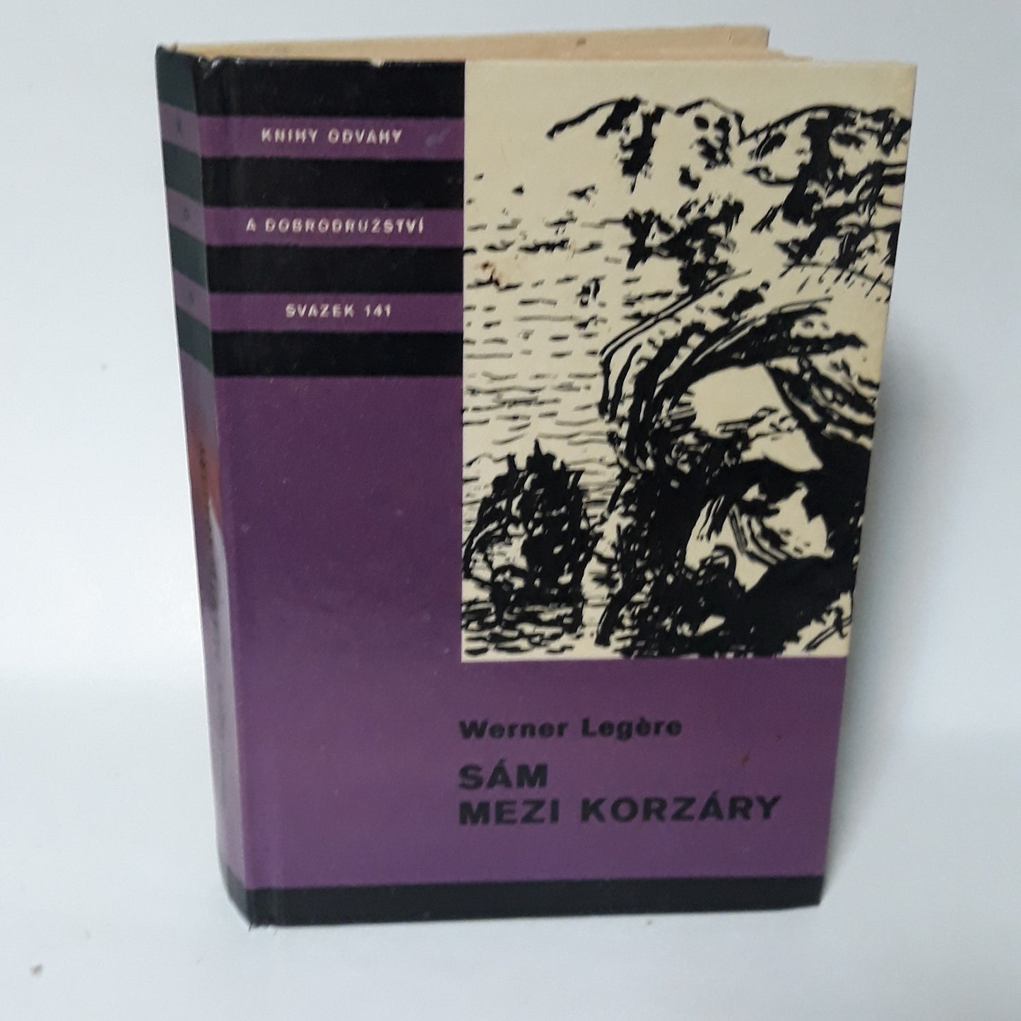 Sám mezi korzáry