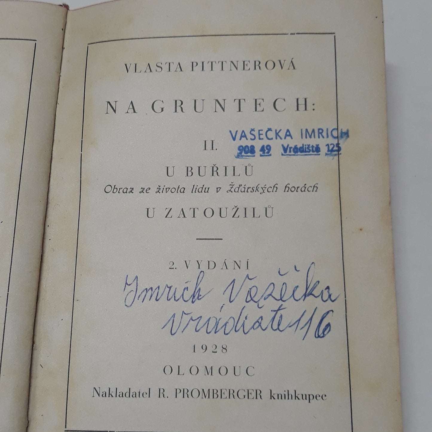 Na gruntech