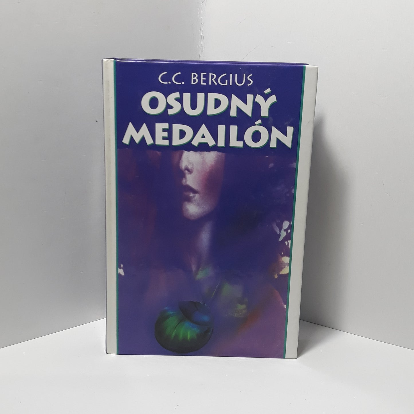 Osudný medailón