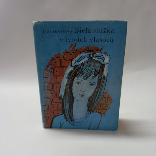 Biela stužka v tvojich vlasoch