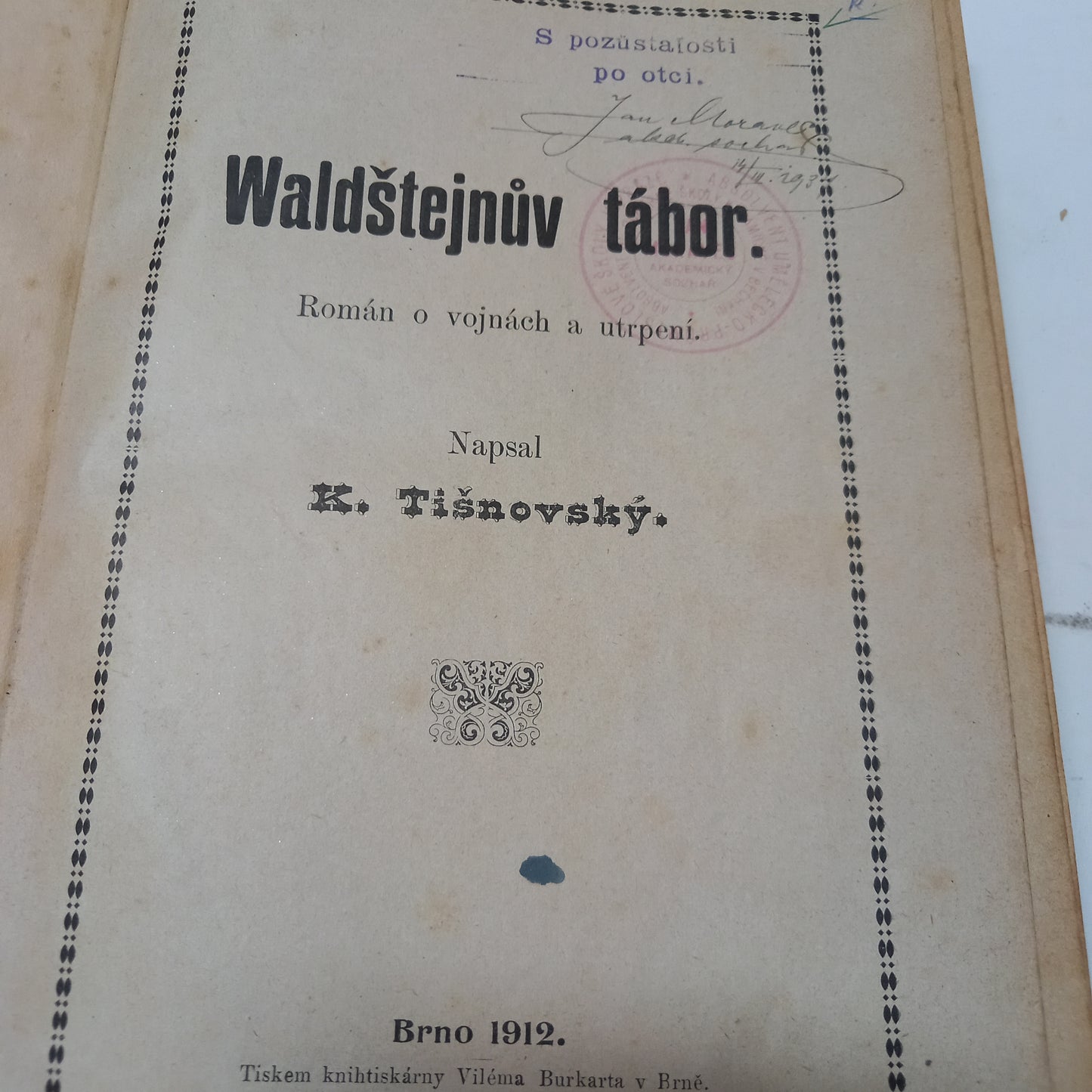 Waldštejnův tábor - Strašlivé tajemství - Vasilij Ivanovič - Vznešený vrátný - Zapomenutý