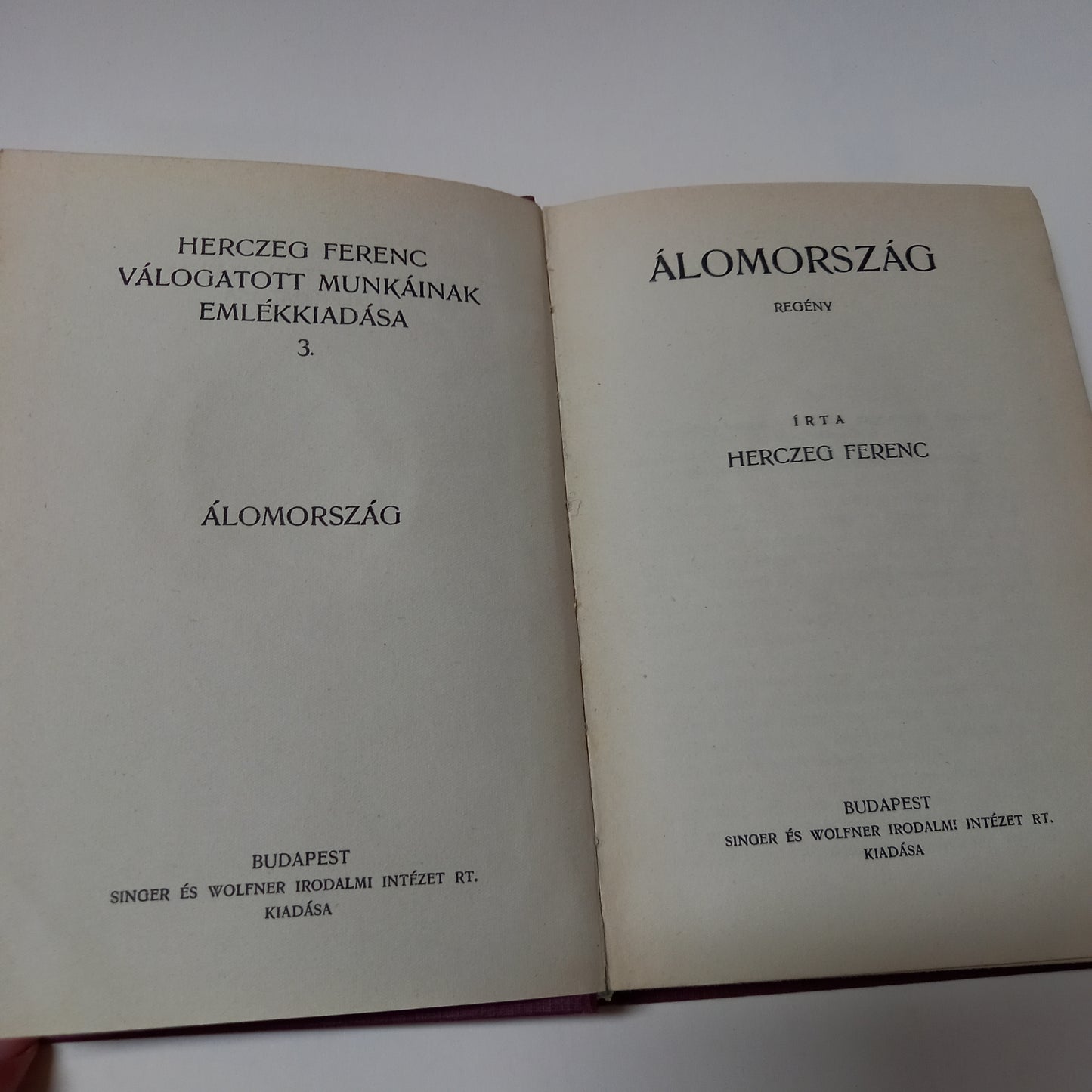 Válogatott munkáinak emlékkiadása