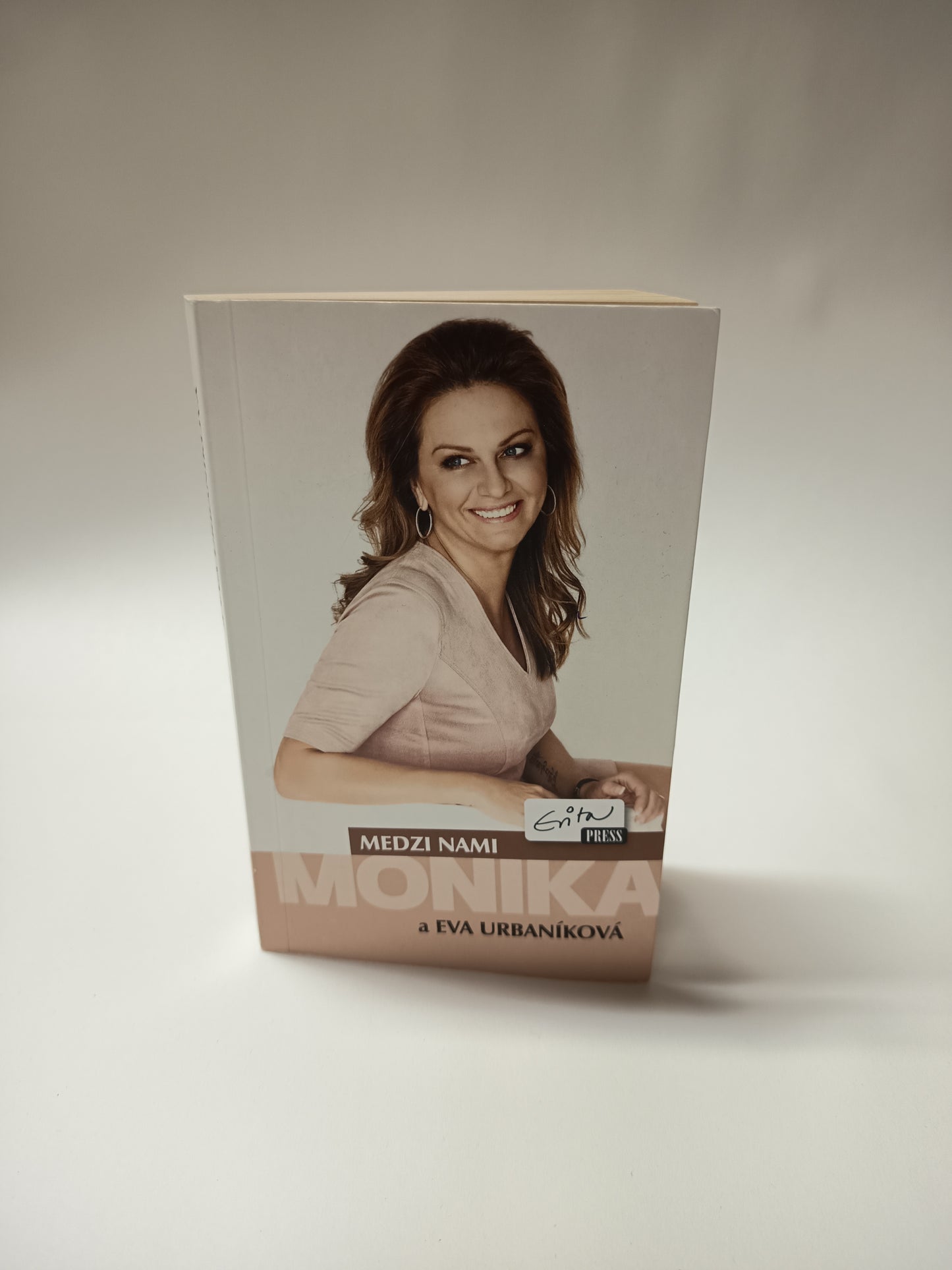 Medzi nami - Monika a Eva Urbaníková