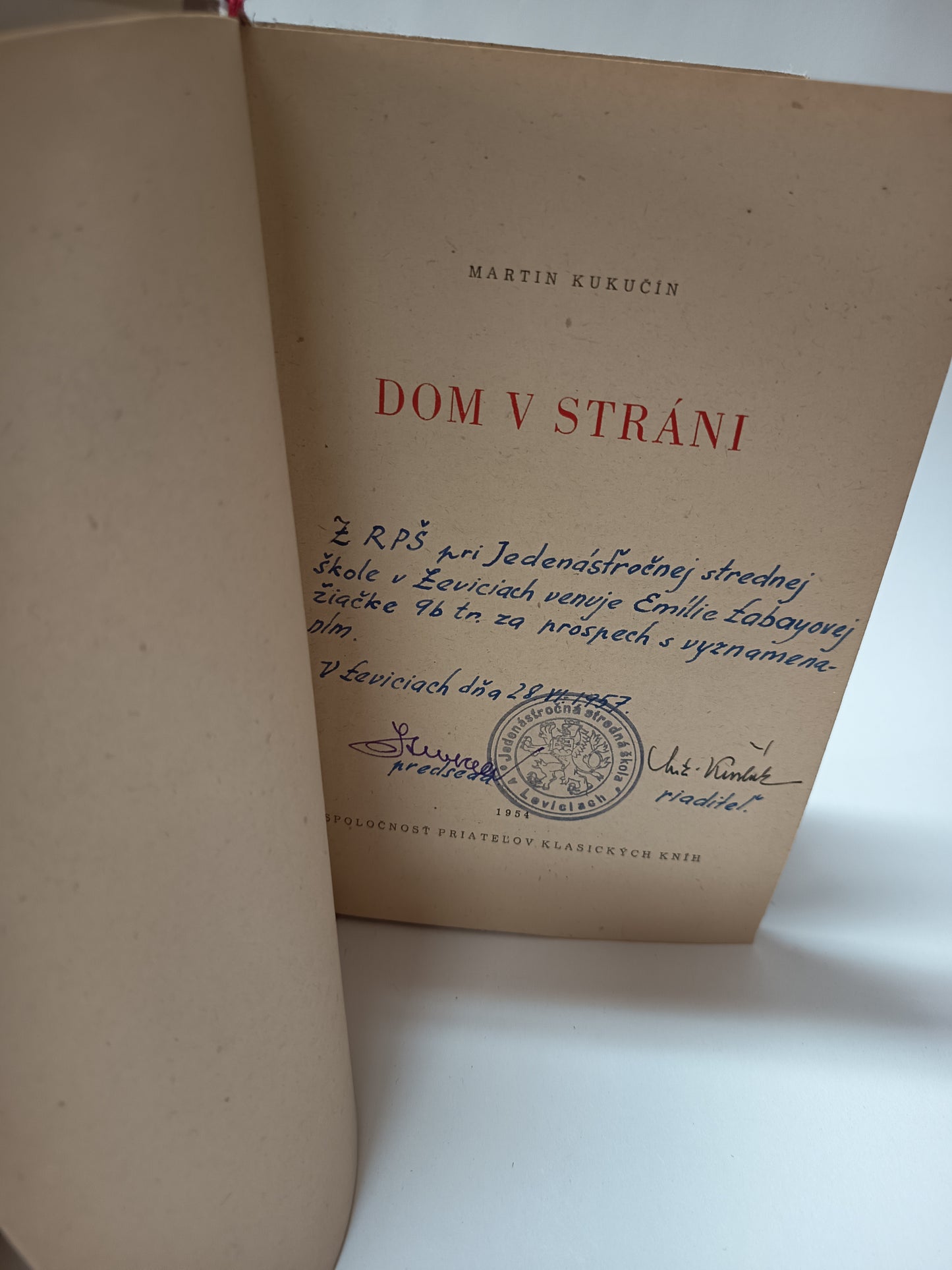 Dom v stráni