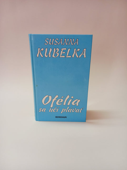 Ofélia sa učí plávať