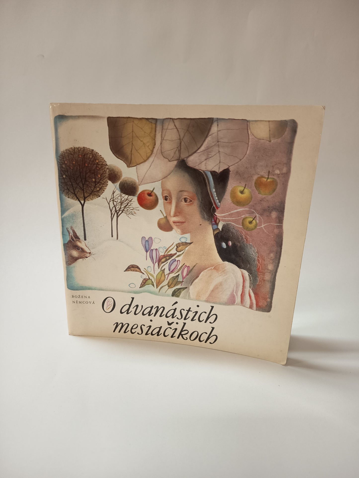 O dvanástich mesiačikoch