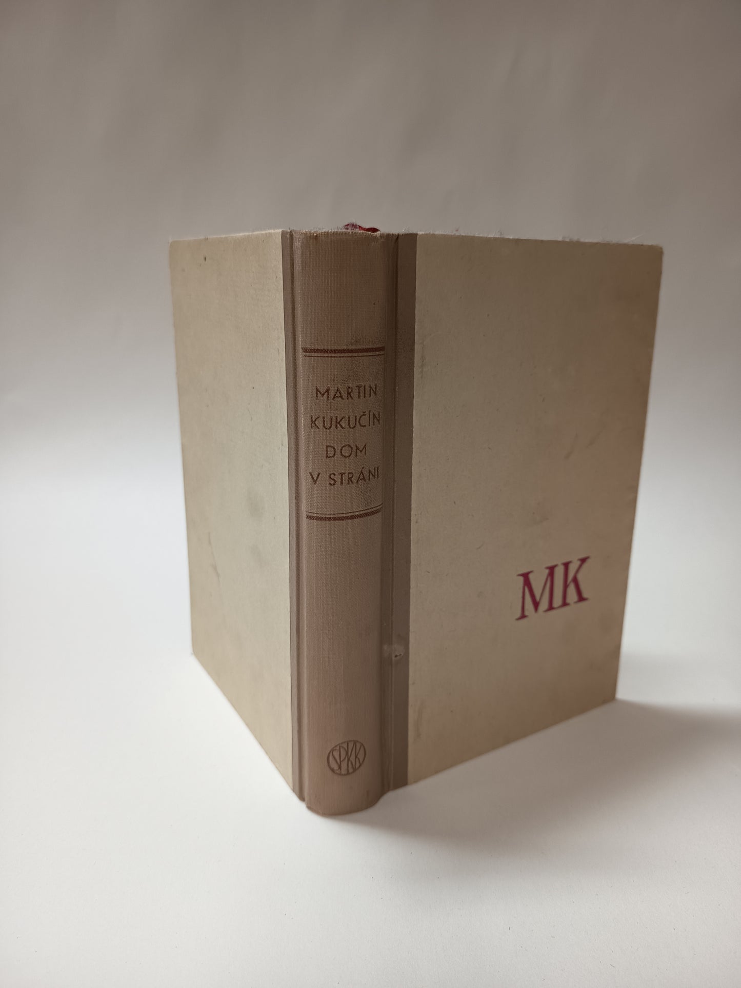 Dom v stráni