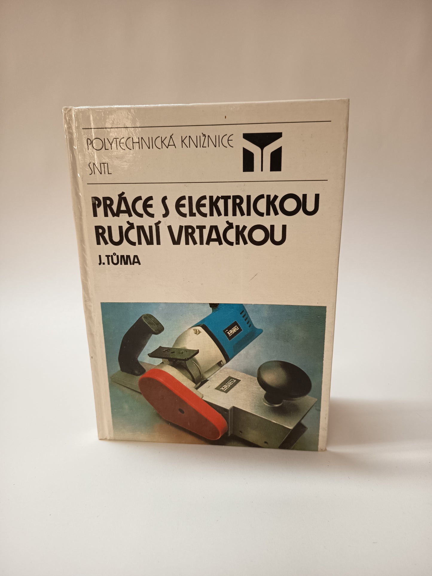 Práce s elektrickou ruční vrtačkou