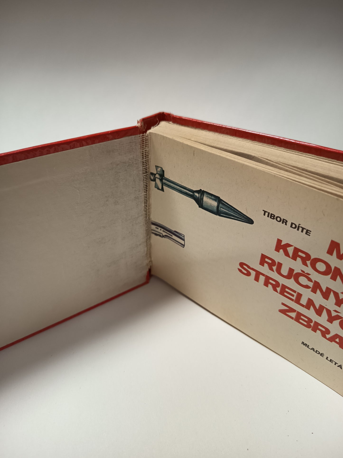 Malá kronika ručných strelných zbraní