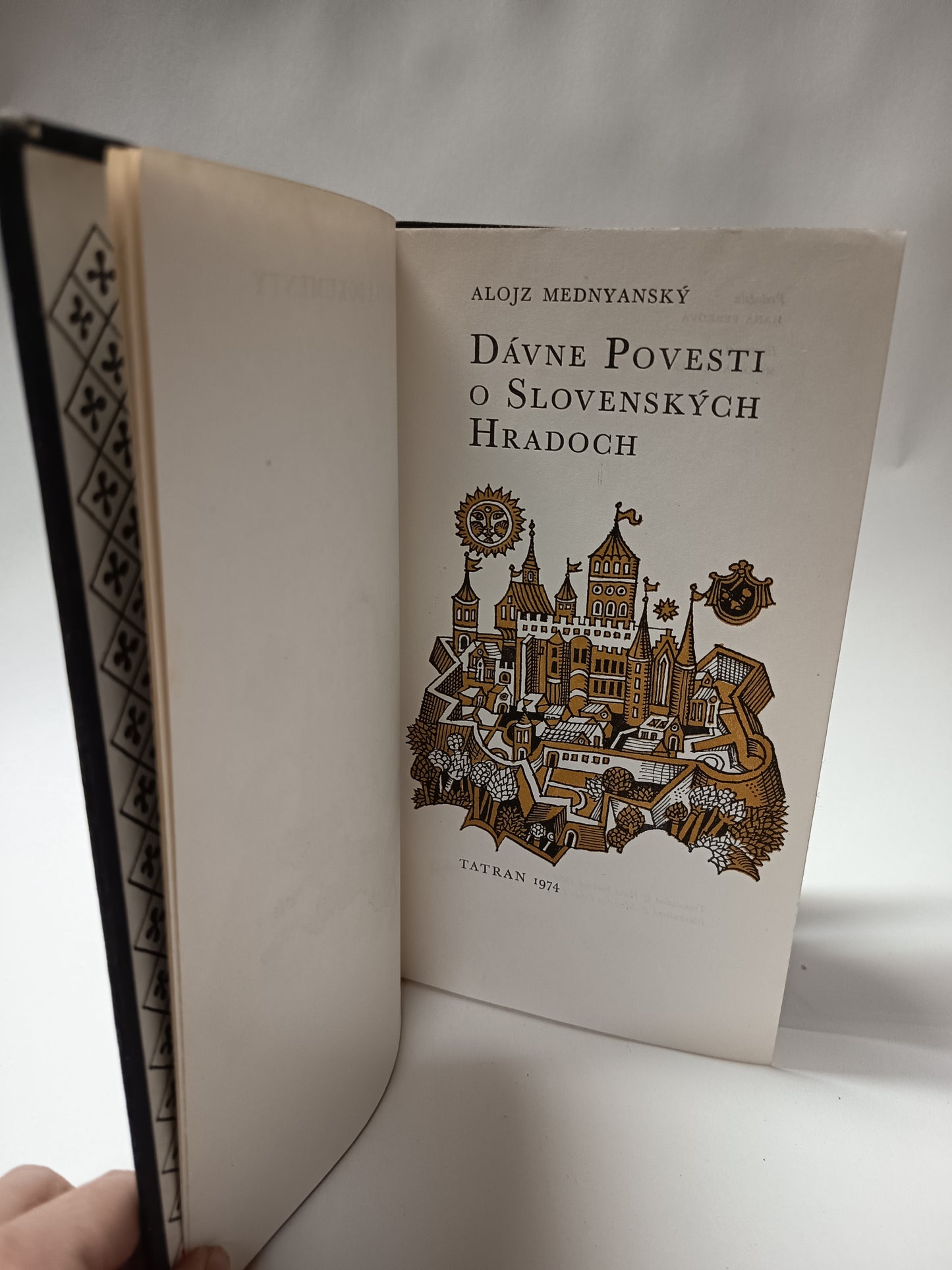 Dávne povesti o slovenských hradoch